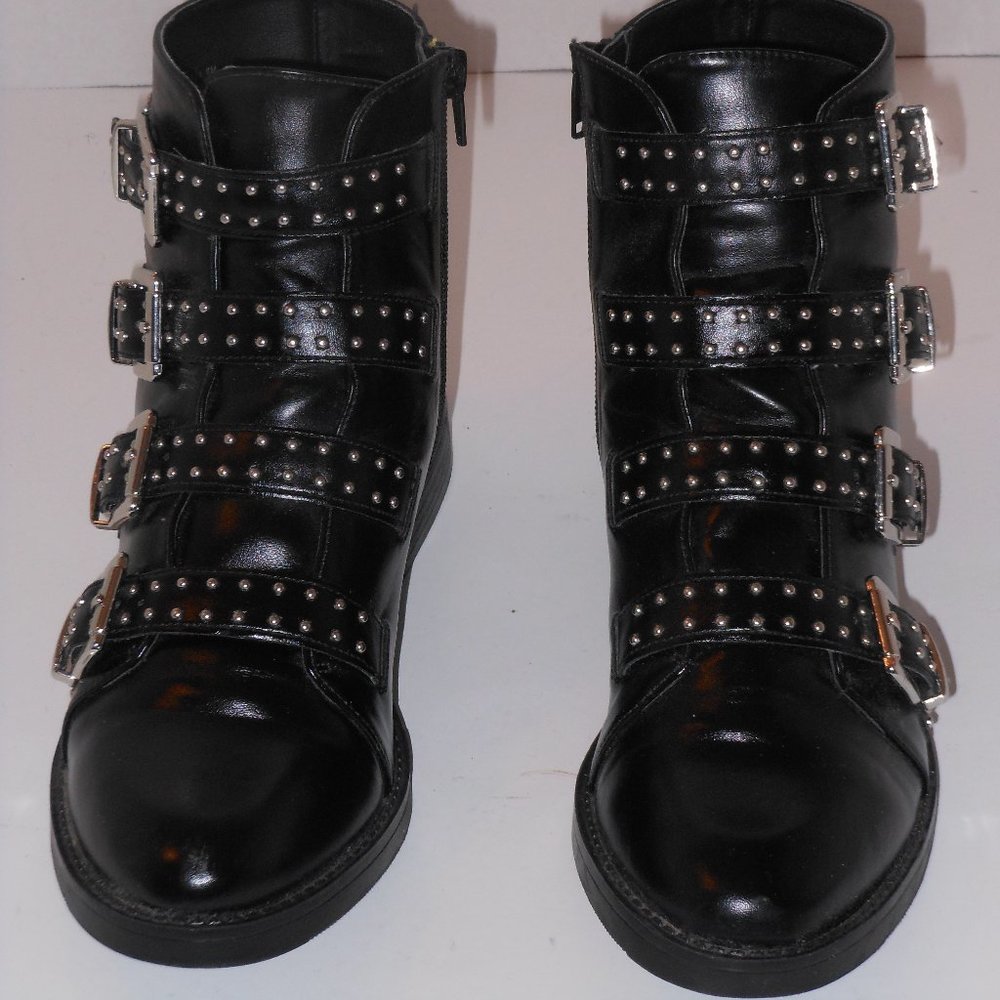 MADDEN NYC BLACK SILVER STUDDED ANKLE BOOTS SIZE 8 MEDIUM - Picture 4 of 7